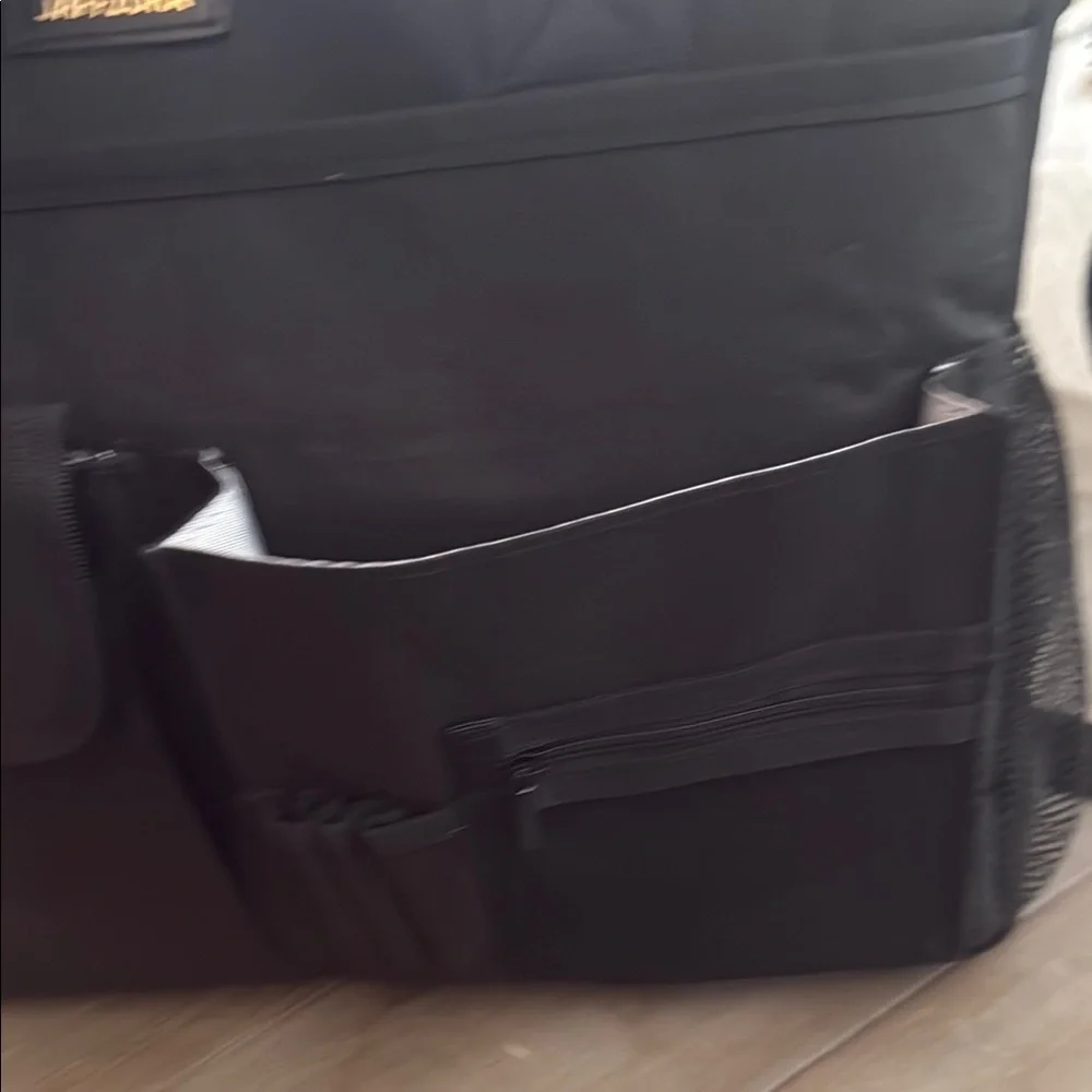 Black LaptopBag with Durable Fabric and Modern Design great for teachers